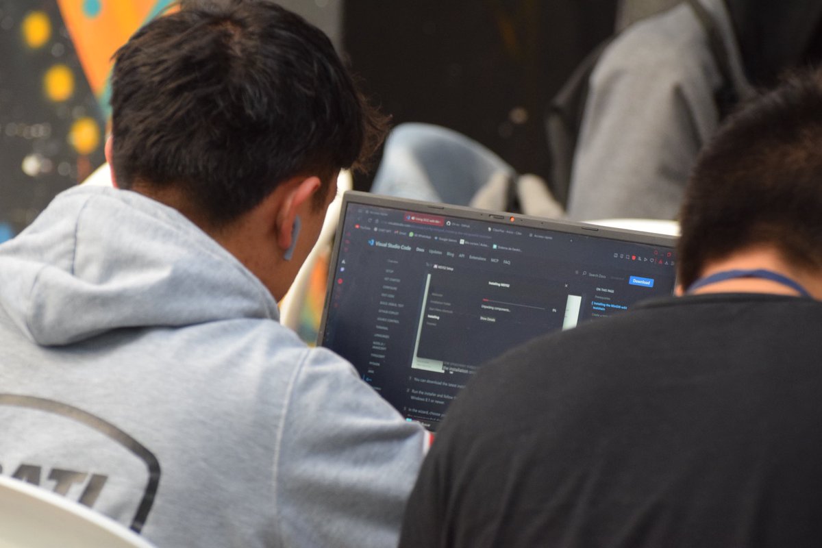 Ciberpazcolombi's tweet image. En cada equipo hay una historia, una idea y un sueño por un país más digital y humano. 👩🏻🙋🏼‍♂️
La #HackatónCiberPaz apenas comienza, y las soluciones que aquí nacen pueden cambiar el futuro. #HackatónBogotá #MinTIC