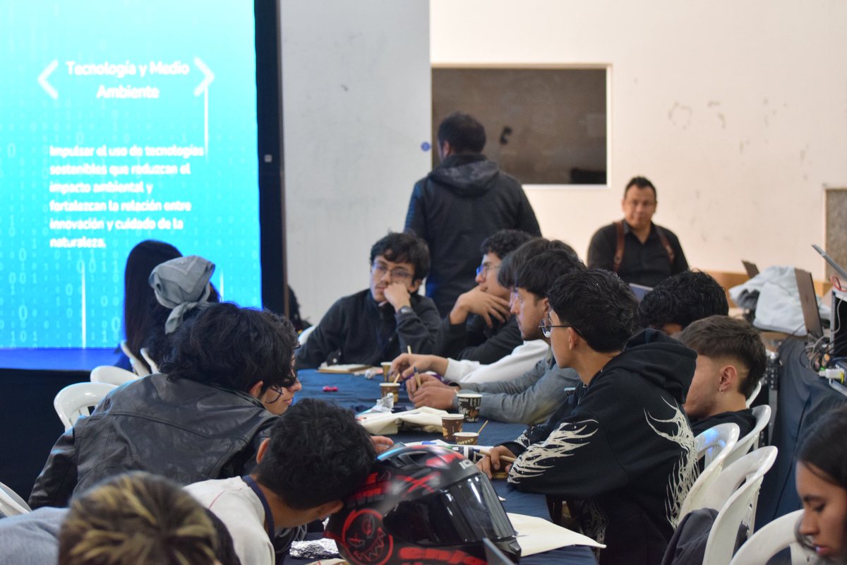 Ciberpazcolombi's tweet image. Más de 20.000 personas ya han hecho parte de las Hackatones de #CiberPaz en Colombia. 🇨🇴 
Hoy, Bogotá vibra con esa energía creativa que mezcla tecnología, arte, colaboración y esperanza.✌🏼