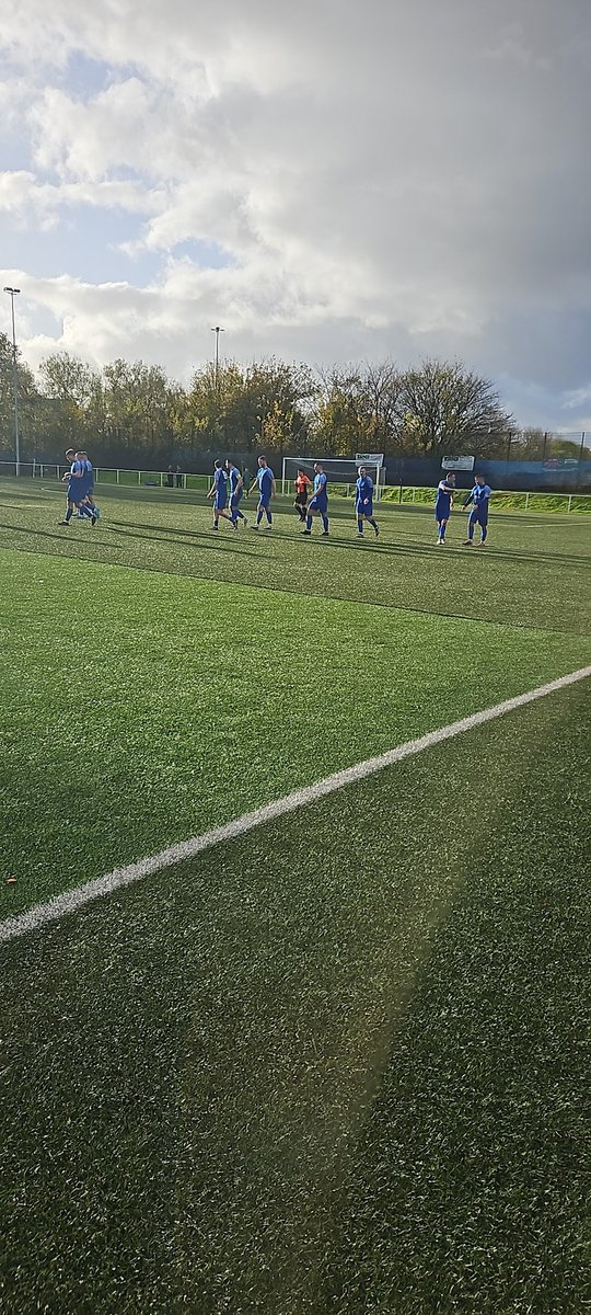 So first update is a goal and the home team take it with a lovely lob! 

<a href="/KWosfl9673/">Knightswood FC 1st Team</a> 1-0 <a href="/port_juniors/">Port Glasgow Junior Football Club</a> 

<a href="/OfficialWoSFL/">West of Scotland Football League 🏴󠁧󠁢󠁳󠁣󠁴󠁿</a>