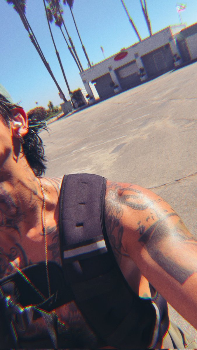 𝐃𝐨𝐧’𝐭 𝐧𝐞𝐞𝐝 𝐦𝐮𝐜𝐡 — 𝐣𝐮𝐬𝐭 𝐦𝐮𝐬𝐢𝐜, 𝐡𝐞𝐚𝐭, 𝐚𝐧𝐝 𝐚 𝐥𝐢𝐭𝐭𝐥𝐞 𝐩𝐞𝐚𝐜𝐞 𝐨𝐟 𝐦𝐢𝐧𝐝