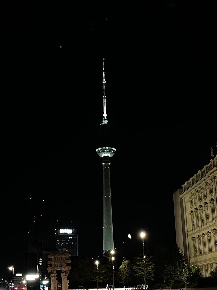 Yıkılasıca berlin nasıl da ankaraya benziyor