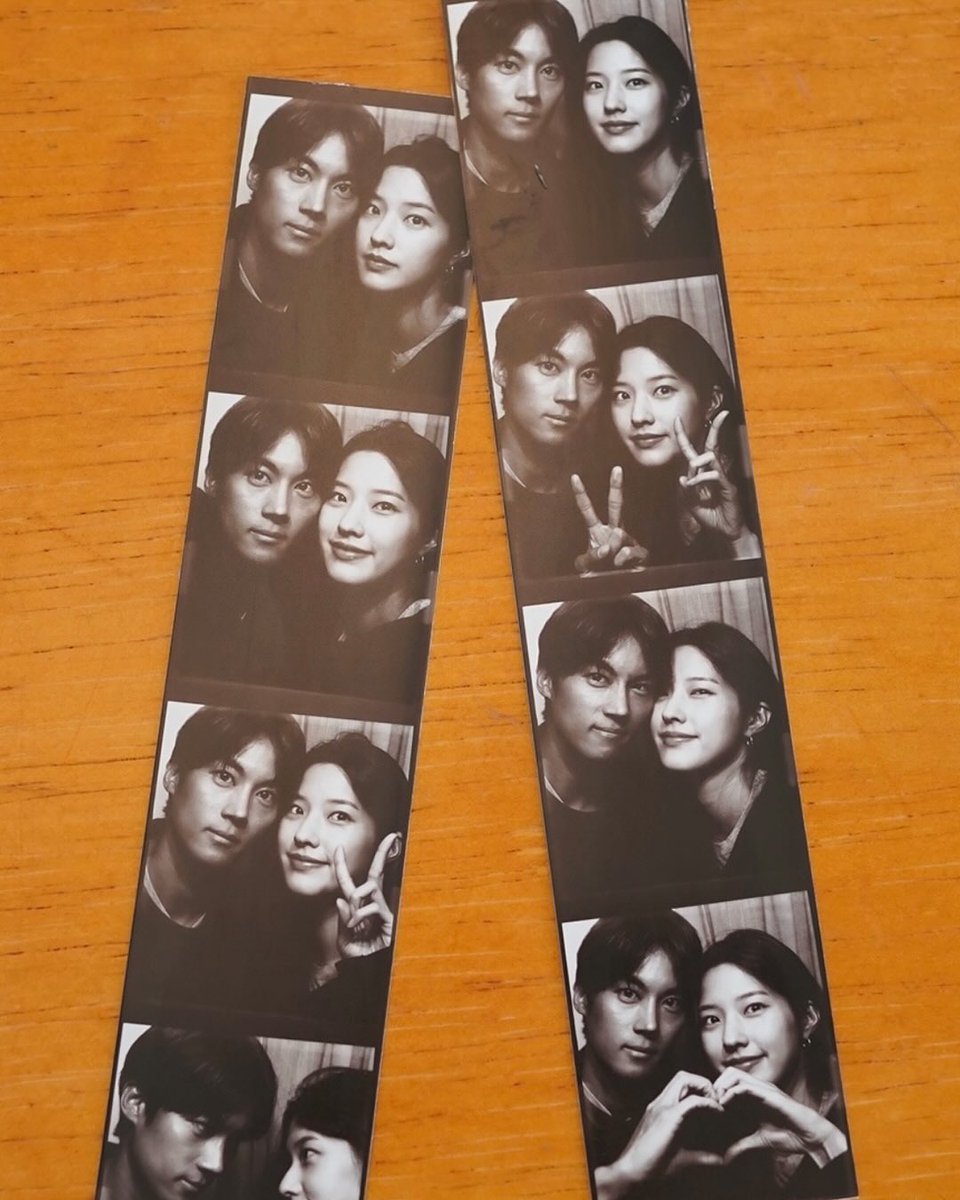 archd31's tweet photo. #heartpairing #woojae #jiwon

New perfume release featuring a limited edition postcard with Woojae’s own drawing! Took them long enough to finally do a couple ad — maybe because he actually had to draw it himself? 😂 https://t.co/oluOo5g8GA