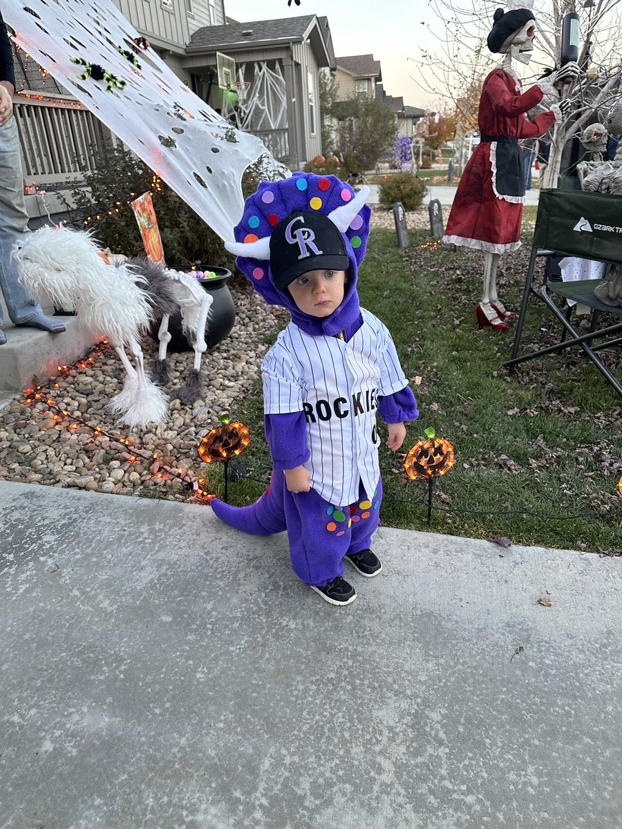 Gerwiggy1's tweet photo. @Rockies just a little Halloween appreciation post for our favorite mascot!!!!!!! https://t.co/nmKce2yiX4