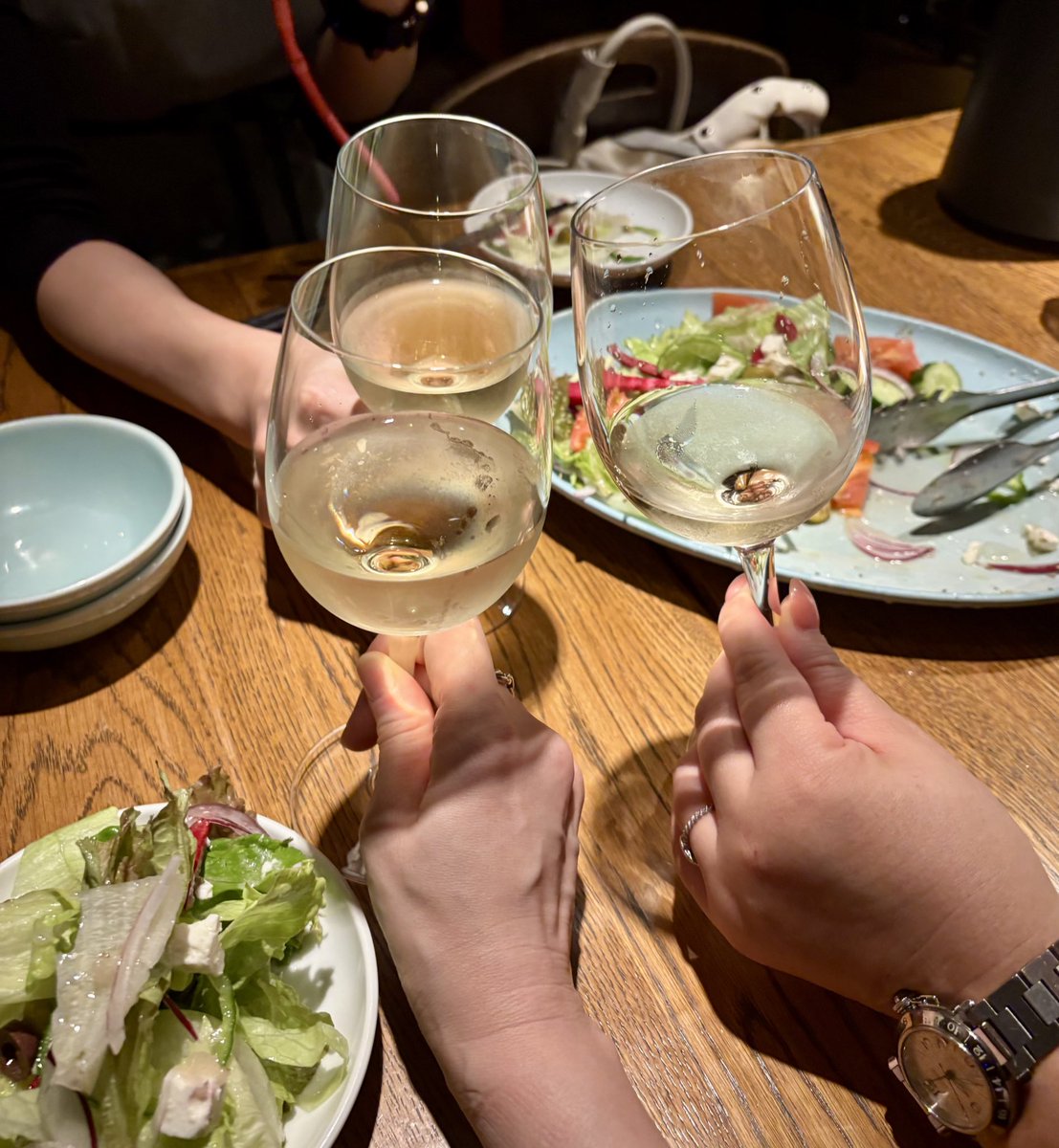 cstkhs's tweet image. 『リア王』観てきました👑✨配役や演出等については個人的に色々思うところがあったけど、宮沢りえの声が良かった❣️

観劇後は、学友さんと「転職で天職の会🍷」めちゃくちゃ楽しくてあっという間でした🥰