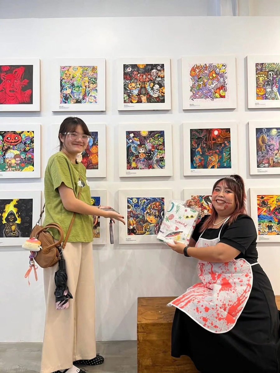 🌈 เริ่มแล้ว นิทรรศการ FAChallenge ครั้งที่ 4 💖
ที่เป็นครั้งที่พิเศษที่สุดสำหรับเรา! รอบนี้เราจัดผลงานภาพสด เปิดเวทีให้นักวาดทั้งรุ่นเล็ก รุ่นใหญ่ ได้จัดแสดงผลงานประกวดของตัวเองได้อย่างเต็มที่

👻ในงานเรามีกิจกรรมเล็กๆให้ทำ พร้อมกระเป๋า Ohuhu สุด Limited ที่จะแจกให้เฉพาะ 5-6