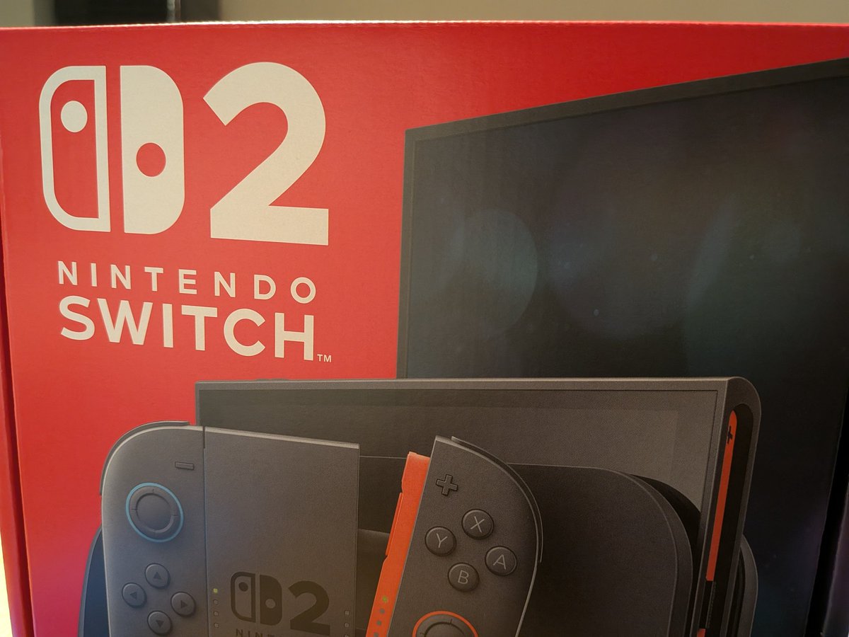 chigichan24's tweet image. #kotlinfest で登壇して、酒のんで今帰宅したらSwitch2が宅配ボックスに入ってた。これが登壇者へのサービスってこと！？