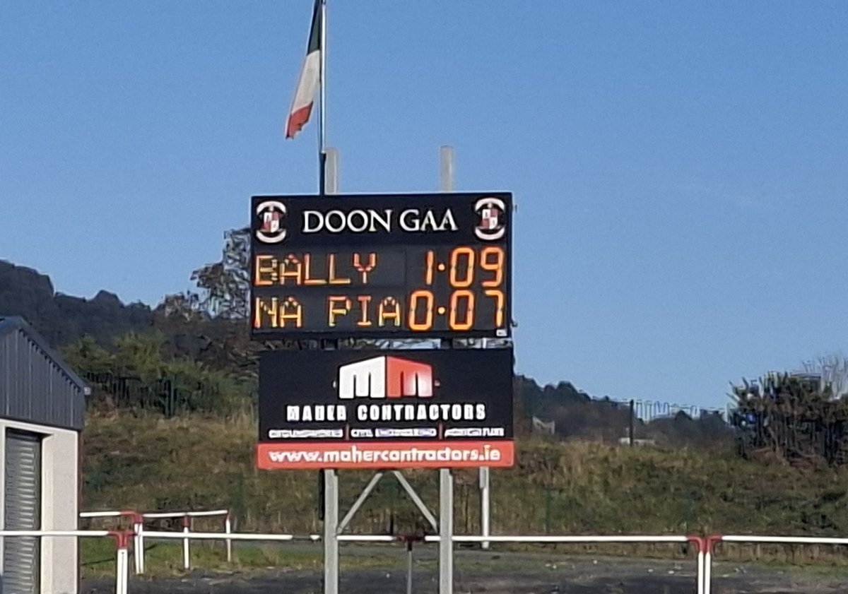 📜 Half-time in <a href="/IrishWireP/">Irish Wire Products</a> Limerick senior football relegation final where <a href="/GAABallylanders/">Ballylanders GAA</a> lead <a href="/NapGAA/">Na Piarsaigh GAA</a> by five points at a sunny <a href="/DoonGaaClub/">Dún Bleisce CLG</a> Lively contest with Robbie Downey's 14th minute goal for Bally proving big score  ⤵️

#LLSport <a href="/LimerickCLG/">Limerick GAA</a> 🏐 
 🟢🟡 v 🔵⚪️