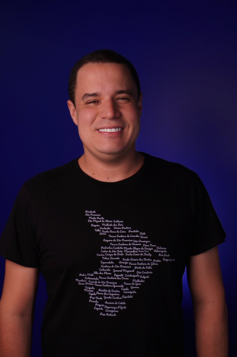 edivarjunior's tweet photo. 🕐 Às 13h estaremos AO VIVO dos estúdios da 103 FM Aracaju com o Show da 103! 🎙️🔥

Vem saber tudo o que rolou na Maior Saudade em Itabaiana, as novidades do show de Jorge &amp; Mateus (07/12) e muito mais! 💥 https://t.co/R0U9kan2FO