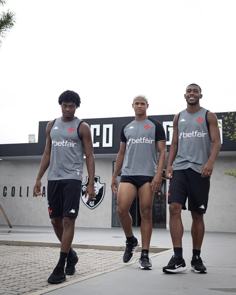 NewsAlmirantee's tweet image. É a #BaseForte! 💢

📸: Matheus Lima | Vasco