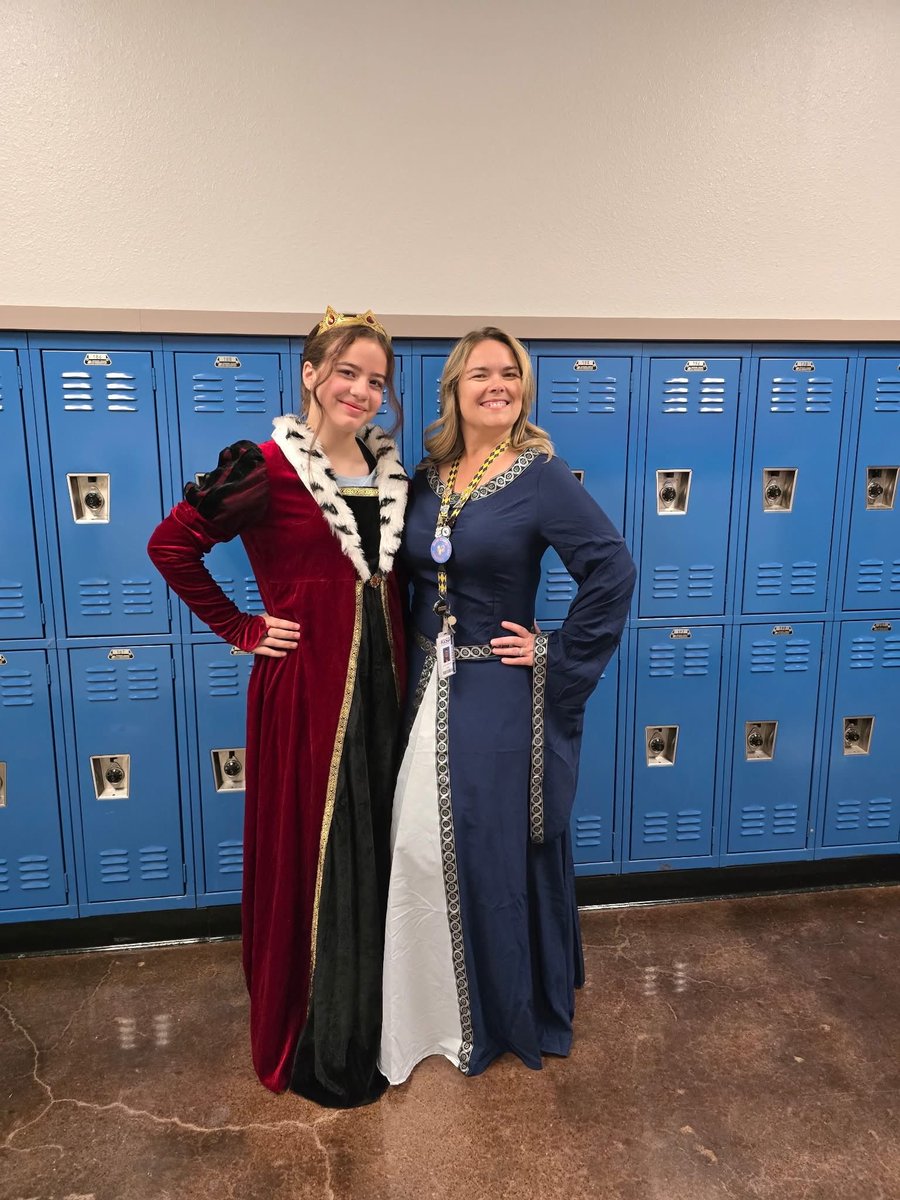 Midland_ISD's tweet image. Check out this #StudentExperience at Bush Elementary! Their 5th grade students demonstrated the Renaissance Noble Arts of Etiquette, Discourse, and Dining Protocol through a grand luncheon!

Special thanks to Ray&apos;s Italian Bistro and Fazoli&apos;s for donating the food and to parents…