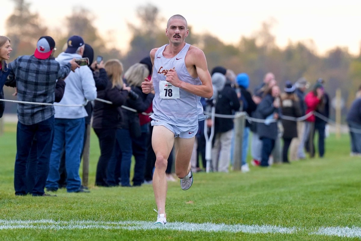 Make that Loyola Chicago’s THIRD #A10MXC title in four years‼️

<a href="/RamblersTFXC/">Loyola TFXC</a> | <a href="/LoyolaRamblers/">Loyola Ramblers</a> 
🏆🏆🏆