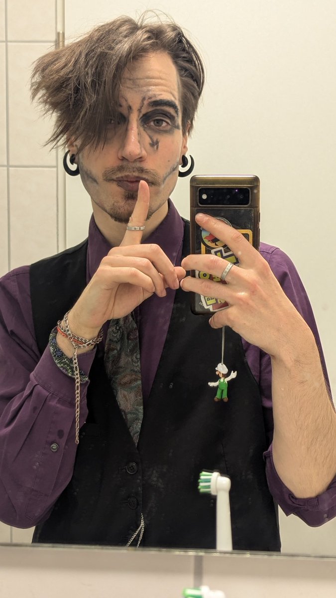 Irgendwo zwischen modern-day Joker, Antichrist oder Borderlands-Charakter