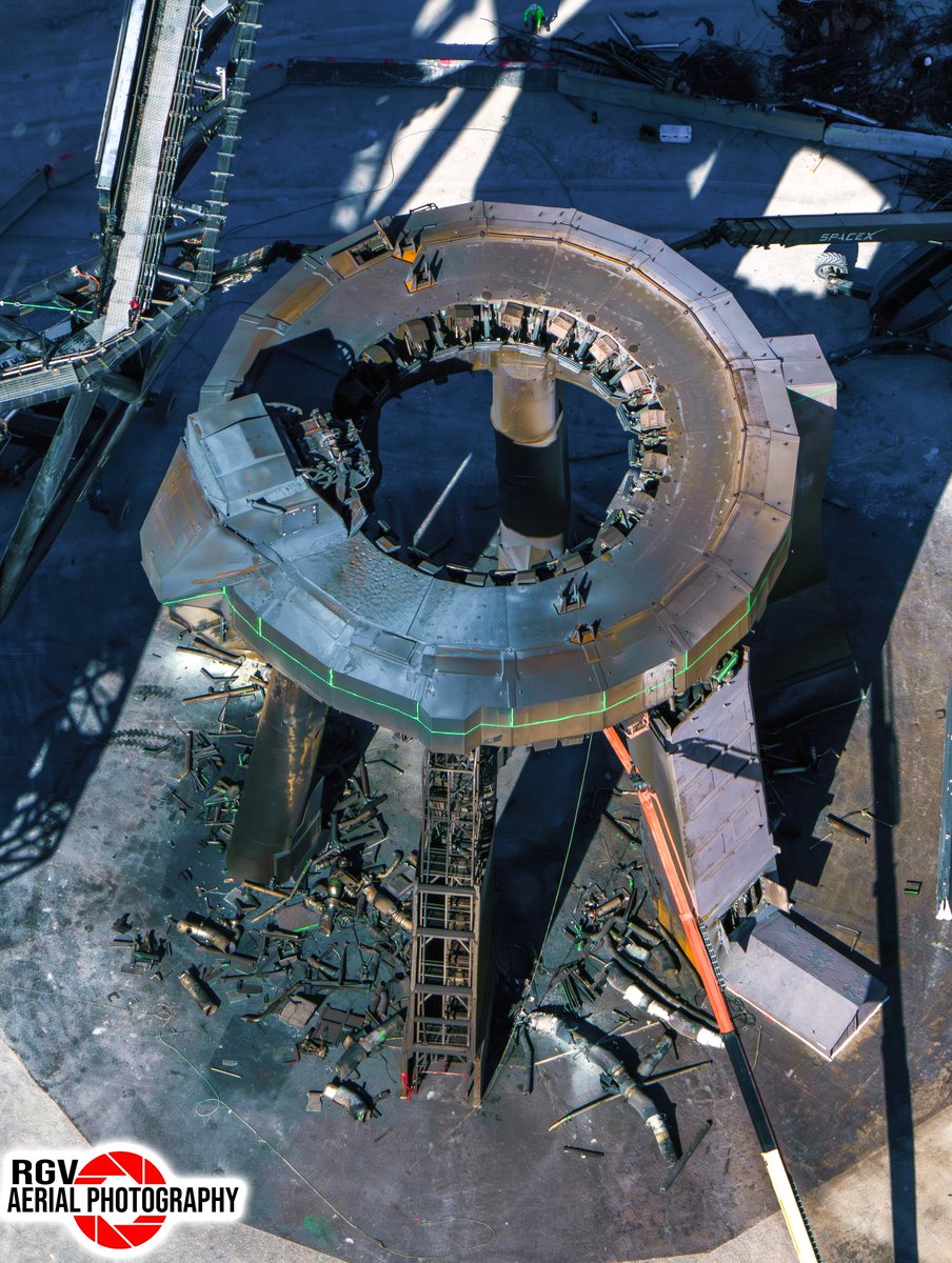 RGVaerialphotos's tweet image. Pad 1 launch mount demolition as seen from yesterday's flyover
-Starbase weekly is live in 2 hrs!
