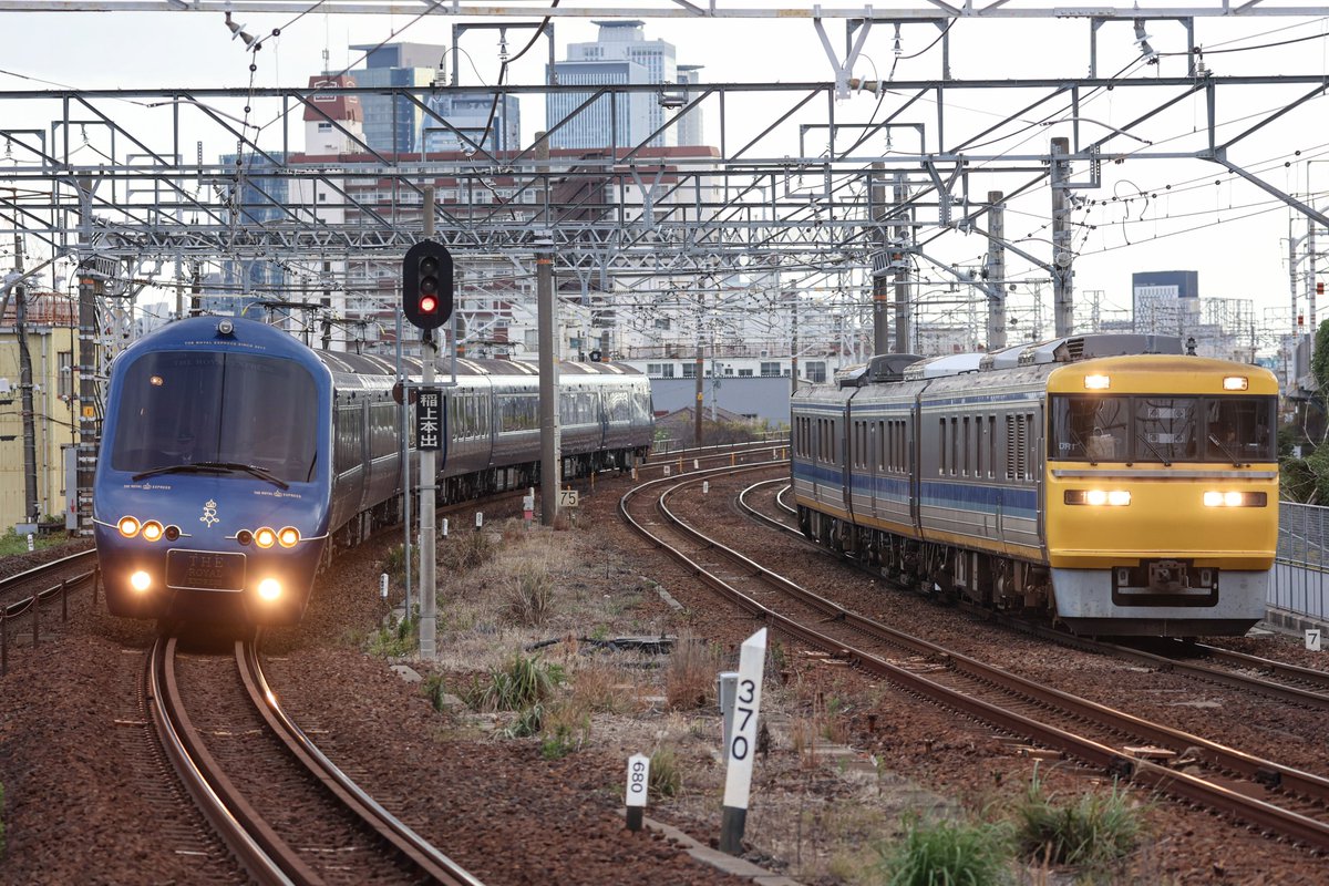 東海道線を走るロイヤルエクスプレス 
&amp;
稲沢線を走るキヤ95 の共演

2025/11/01 枇杷島駅にて

#ロイヤルエクスプレス
#キヤノン党でほめあいたい 
#鉄道写真