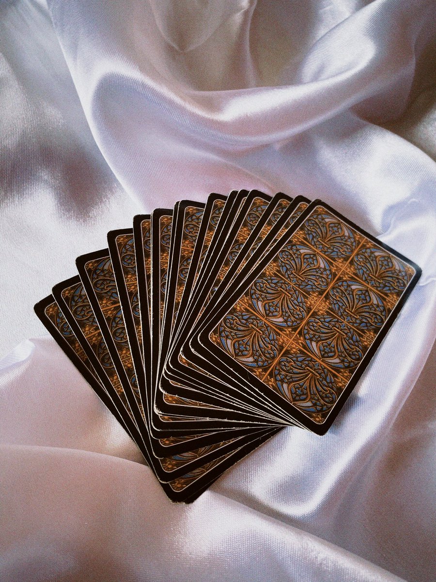 abruxasandra's tweet image. previsão mensal — novembro 🃏✨

segue o fio ⤵︎