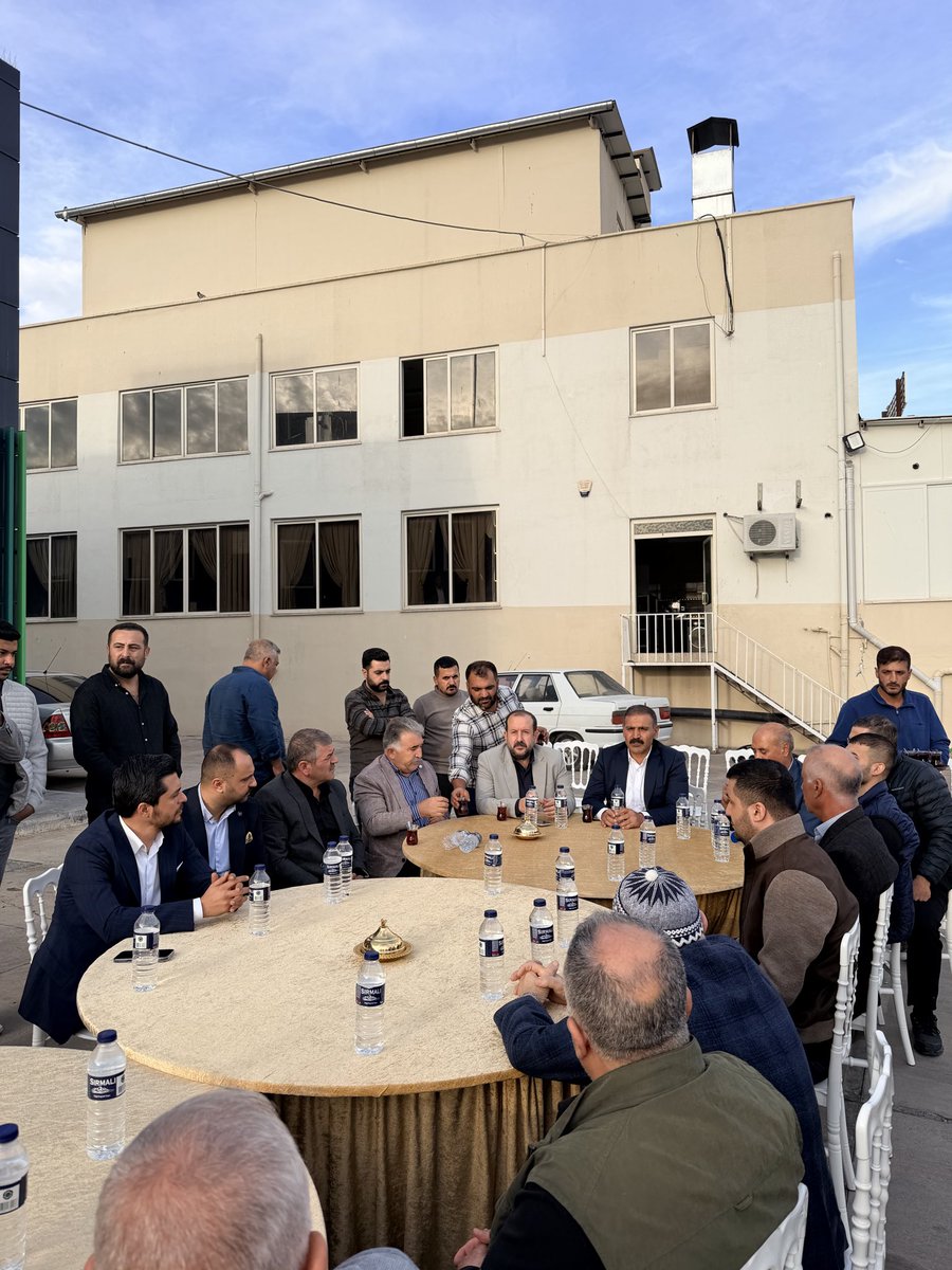 Yıldırım ve Eski aileleri arasında uzun süredir devam eden husumet, bugün karşılıklı anlayış ve sağduyuyla son buldu.

Her iki aile de şahsıma duydukları güveni göstererek, barış ve kardeşlik yönünde önemli bir adım attı.
Bu anlamlı barış sürecine katkı ve gayretleriyle destek