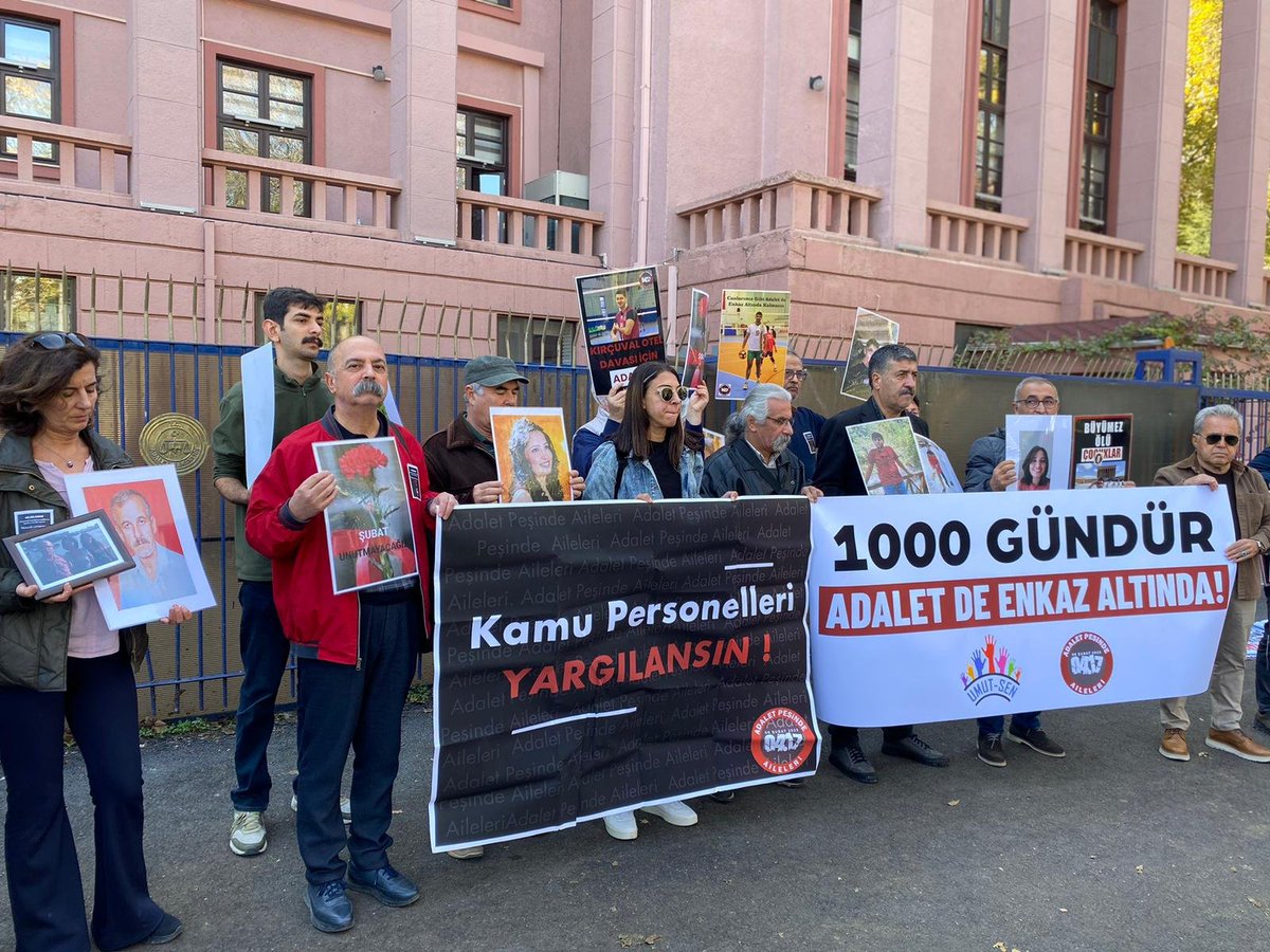 📍Ankara/Adalet Bakanlığı 

Halkın Kurtuluş Partisi olarak Adalet Peşinde Aileleri Platformu'nun Ankara’daki Adalet Bakanlığı önünde gerçekleştirdikleri eyleme destek verdik.  

6 Şubat depremlerinin ardından tam 1000 gün geçmesine rağmen deprem davalarında asıl yargılanması