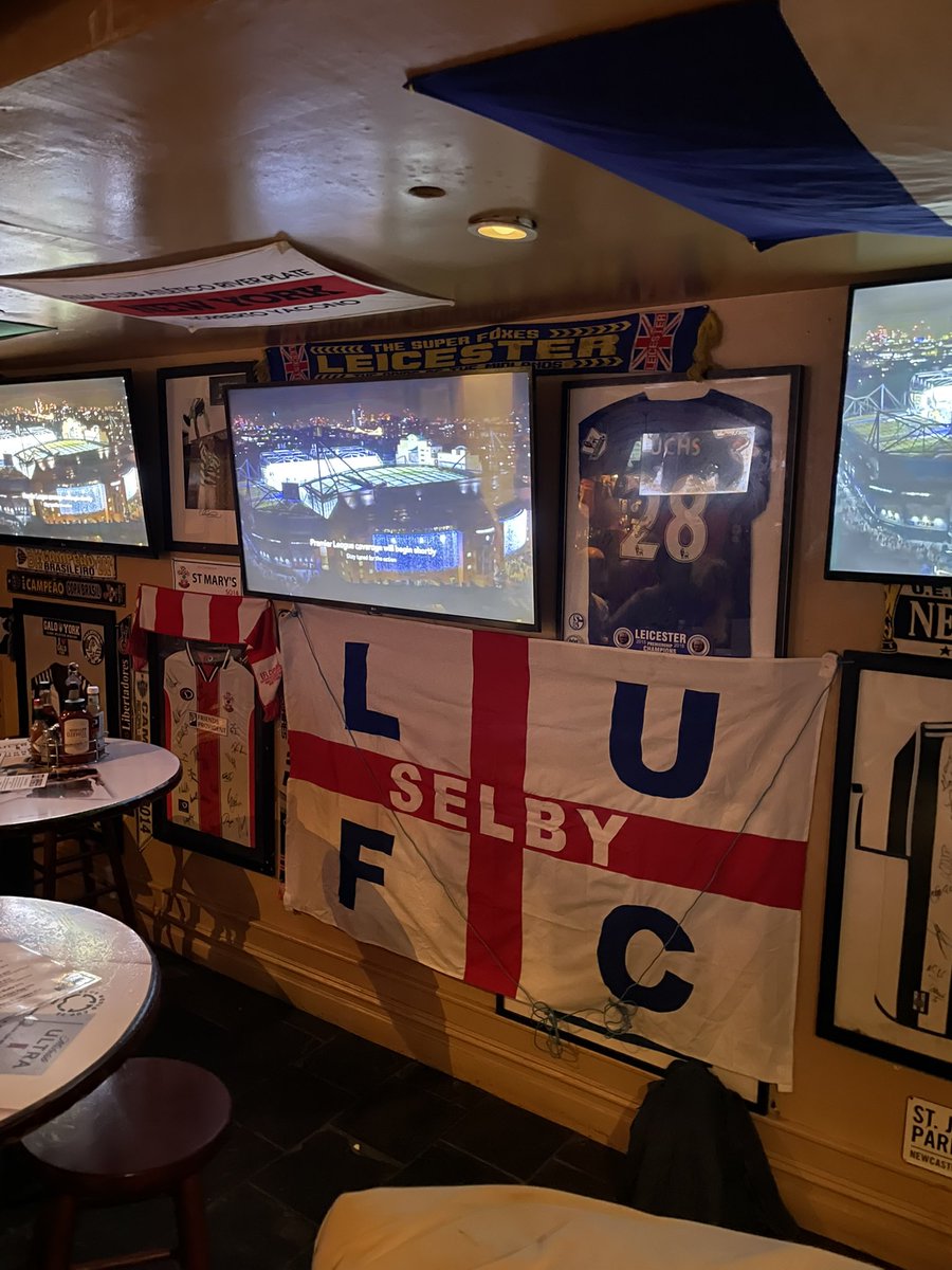 durnin26's tweet image. #EdgeNYC - some view by the way! - followed by an 11am kick off with the #NewYorkCityWhites at Football Factory NY. Come on Leeds! 
#NewYorkCityWhites #LUFC #MOT @EdgeNYC @NycLufc FFactoryjack @FFactoryNY