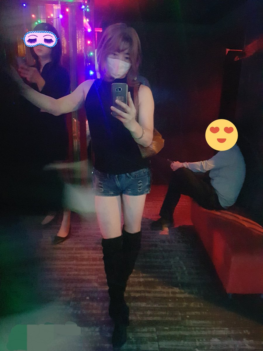 반바지야~~~~~~~~

#tg.#cd .#crossdresser.#sissy.#女装男子.#男の娘.#여장.#보추.#소추.#伪娘.#变装.#씨엔엔.#cnn #제이 #레드페퍼