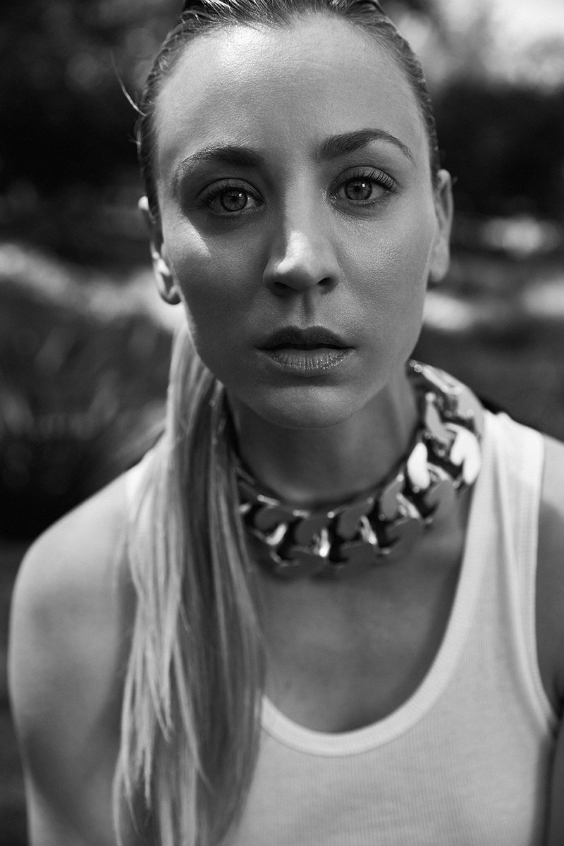 ArdentNymph's tweet photo. A baddie in black and white https://t.co/5W6Q7Bilm6