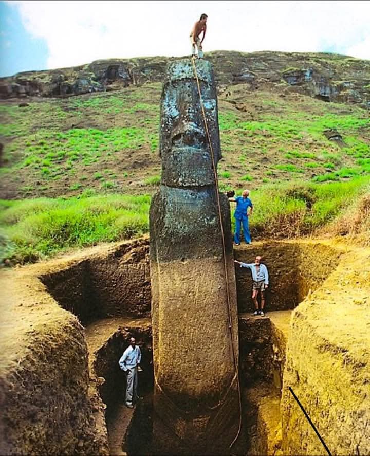 Heres one of Easter Island’s famous Moai statues almost fully excavated.

Most people picture just the heads when they think of the Easter Island moai. 

but here’s the truth: they have full bodies, buried for centuries beneath layers of soil