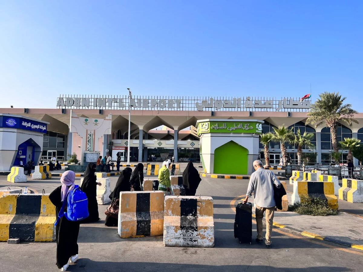 لسنوات طويلة لم تسجل جريمة واحدة بحق مسافر واحد عبر مطار صنعاء وفي المقابل ربما لا يخلوا يوم من جريمة بحق أحد المسافرين عبر مطار عدن وغيره من المنافذ في المناطق المحتلة
#مطار_عدن_غير_آمن