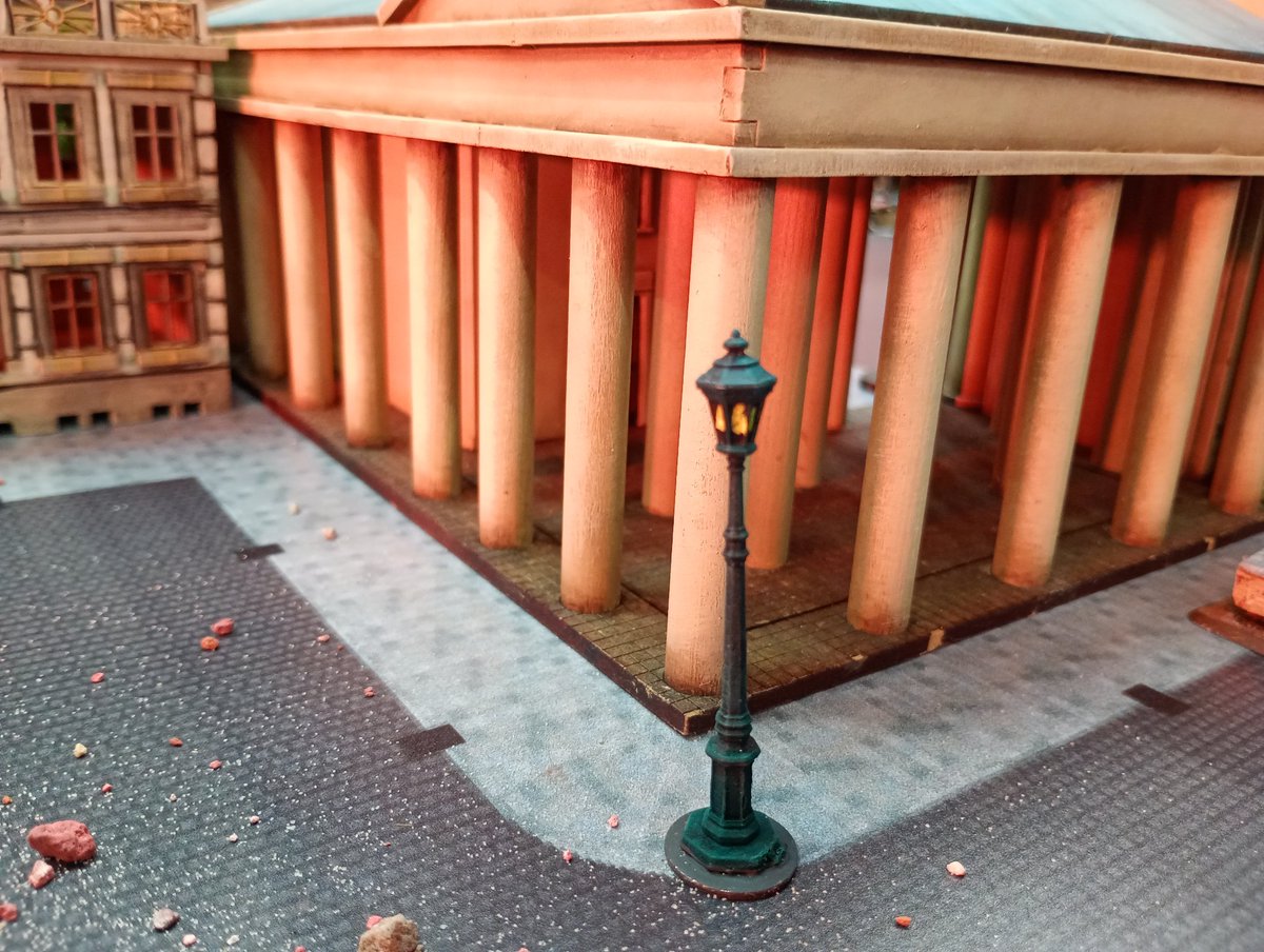 leadpile's tweet image. The setting sun lights up our Berlin table in the orange glow of a burning city...
Crisis wargame show 2025 is coming to an end.