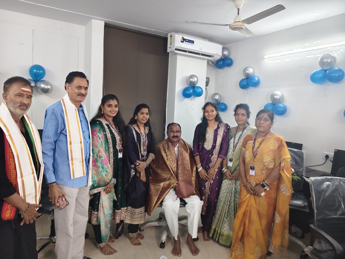 GAJUWAKA_JSP's tweet image. జనసేన పార్టీ మాడుగుల నియోజకవర్గ ఇన్‌చార్జ్ రాయపు రెడ్డి కృష్ణ గారి సాఫ్ట్‌వేర్ సొల్యూషన్స్ కంపెనీ ప్రారంభోత్సవ కార్యక్రమం ఈరోజు ఘనంగా జరిగింది. ఈ కార్యక్రమానికి ముఖ్య అతిథులుగా గౌరవనీయులు మాడుగుల నియోజకవర్గ శాసనసభ్యులు శ్రీ బండారు సత్యనారాయణ మూర్తి గారు మరియు గౌరవనీయులు ఉమ్మడి…