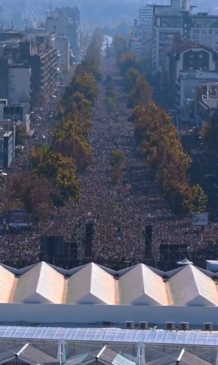 Veličanstveno i dostojanstveno. 16💔🕊️