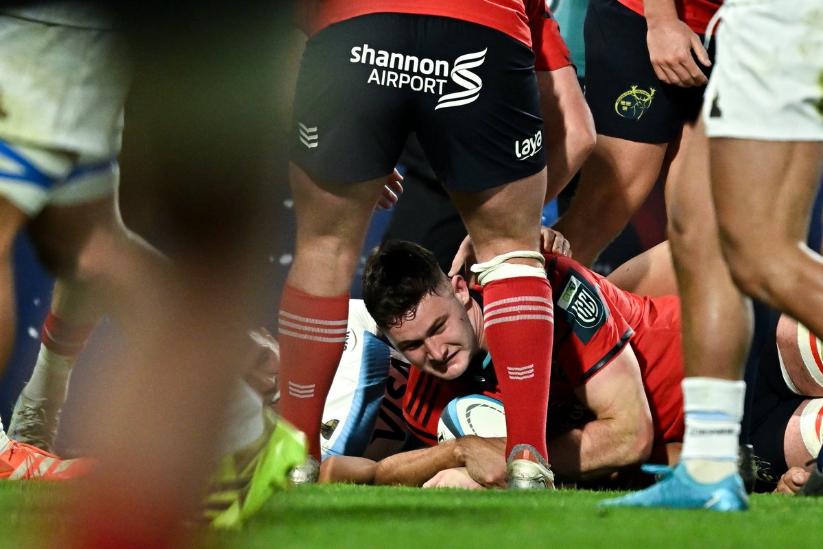 🏉 Smashing opening 40 minutes hee at Thomond Park where Munster Rugby lead Argentina XV 10-7 at half-time thanks to first senior try from Limerick second row Evan O'Connell &amp; Ennis out-half Tony Butler  ⤵️

#LLSport #MunvArg 🔴 v🔵 🏟️