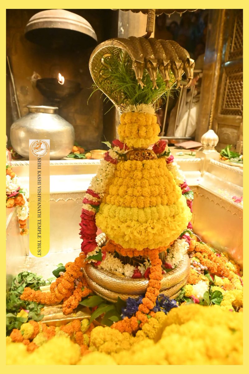 ShriVishwanath's tweet image. श्री काशी विश्वनाथ जी की श्रृंगार आरती I
#kashivishwanath #kashi #sanatandharma #banaras