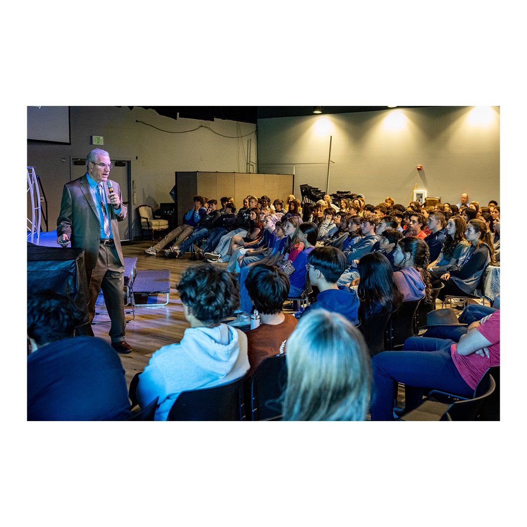 TrinityCCA's tweet image. 🎤  What an incredible evening with Dr. Leonard Sax speaking with TrinityU! We gathered to learn practical insights on raising confident and resilient kids in today’s world. You can now watch it here: youtu.be/XcNK7Cw5b08
