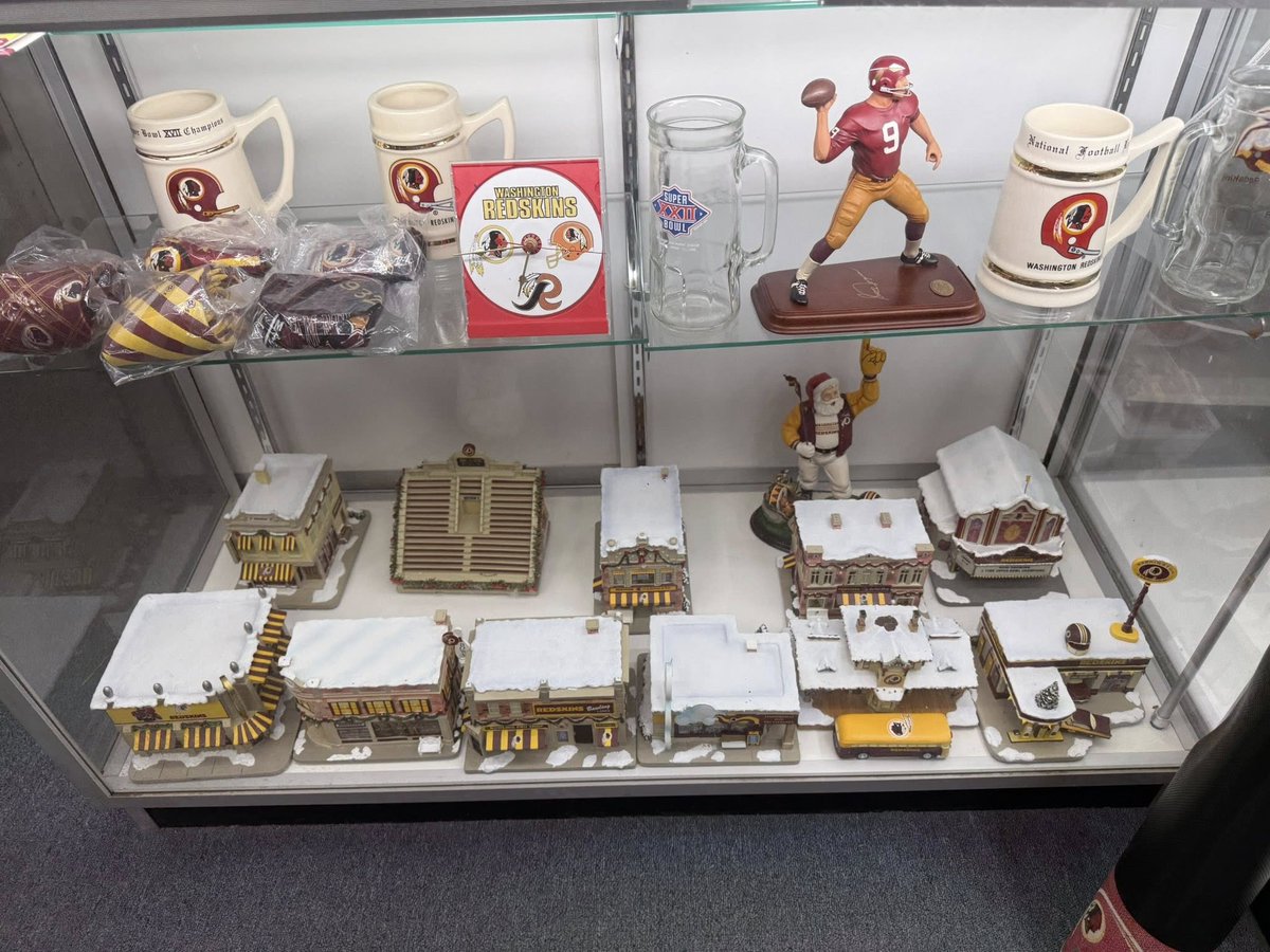 markselectronic's tweet image. GET YOUR REDSKINS CHRISTMAS GIFTS TODAY!! 12-4PM...22741 THREE NOTCH RD. CALIFORNIA, MARYLAND 20619. ANY QUESTIONS OR TO ORDER ITEMS CALL 301-863-8466