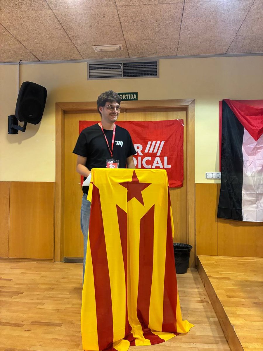 🚩 Avui hem assistit a l'assemblea de l'<a href="/EINAnacional/">L'EINA</a>. Seguim enfortint llaços amb tot el sindicalisme juvenil català!

Agraïm la feina feta pel portaveu sortint <a href="/paucruztrullas/">Pau Cruz</a> i desitgem molta sort i encerts a la direcció entrant de l'Aritz Bel.