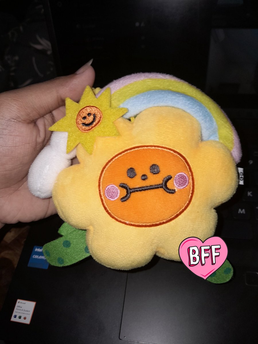 bbochen_'s tweet image. makasih tukang jastip ku 🥹🥹🫰🫰