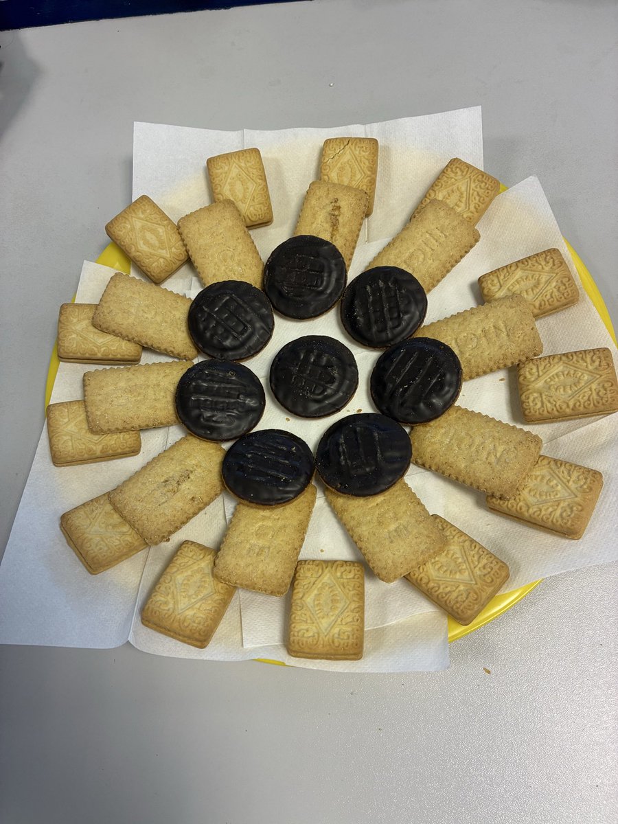 Jaffa cakes for today’s game against Millwall , come on <a href="/OUFCOfficial/">Oxford United</a> 💛💙