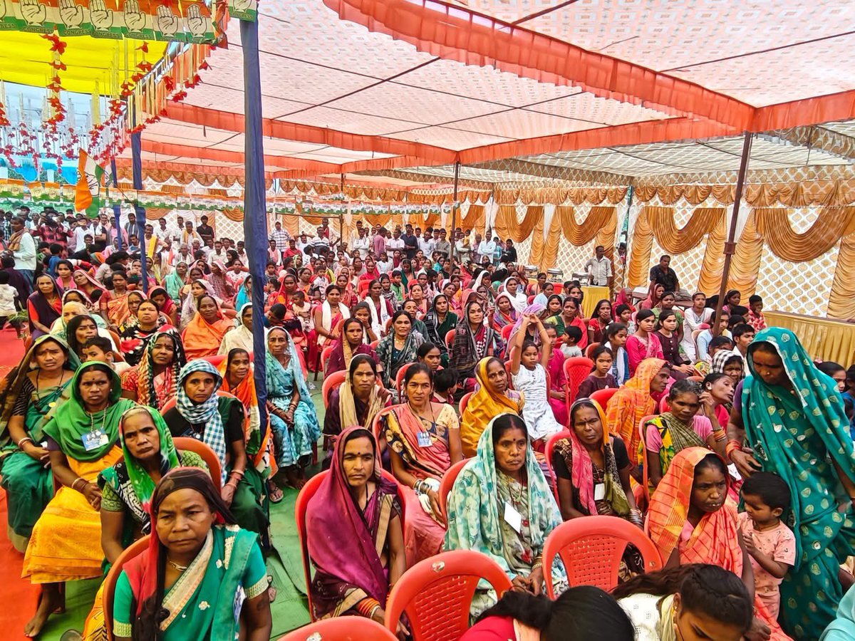 Addressed the workers meeting at Birmal Gram Panchayat, Nuapada and appealed them to strengthen our candidate Shri Ghasiram Majhi in the ongoing byelection.

AICC incharge Shri Ajay Kumar Lallu and CLP leader Shri Rama Chandra Kadam were also present.