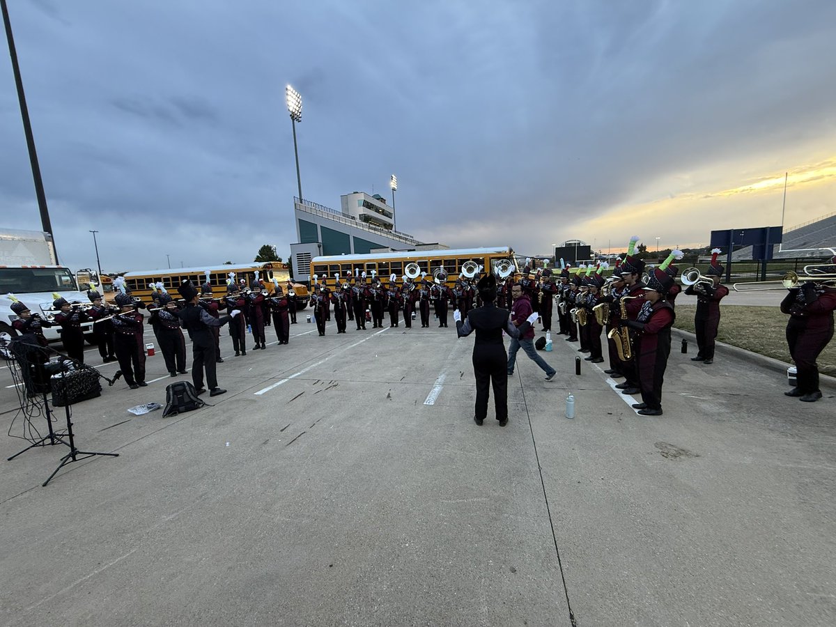 mannydlc2's tweet image. The pride of North Side competed today at the Area UIL marching band competition. I’m so very proud of their growth &amp;amp; hard work! #SteersUp #ElevateEverything