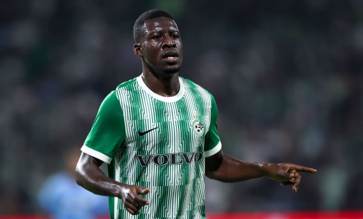 אם תלך אל תחזור הספיק לי בחיי
איך אפשר לחיות כשאתה לא בועט לשער
די לרגש, די לחשק, עצמתי את עיניי