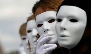 🔴✔️✍️

📌 لماذا نجح الإخوان المسلمون في العودة للساحة بعد كل حظر منذ 1948م في مصر؟

الجواب باختصار: لأن سقوطهم في كل مرة لم يكن قطيعة فكرية، بل كان حظرًا شكليًا وتنظيميًا فقط، بينما ظلّت أدواتهم تعمل تحت مسميات جديدة.

فبعد كل حظر، كان يُعاد تدويرهم واحتواؤهم تدريجيًا عبر:

1.