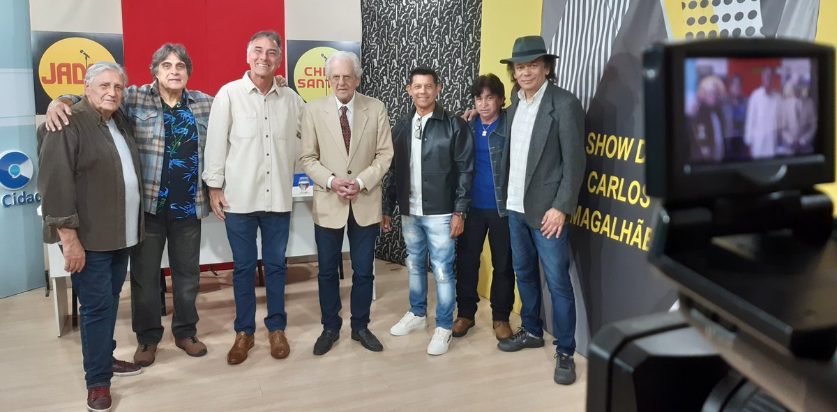 jadercantor's tweet image. SHOW DO CARLOS MAGALHÃES na TV CIDADE (Teresópolis, RJ) e para mais 13 Emissoras de TV no Brasil 📷📷
Chico Santos (Diretor Musical / Cantor), Luiz Gareau (Cantor), Marcos Casanova (Comunicador), Carlos Magalhães (Apresentador), Déo Carlos (Cantor), Tarcísio Costa (Cantor) e Eu.