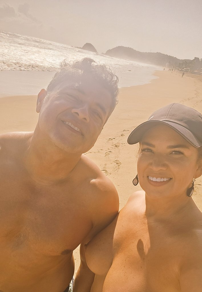 Cumpleaños de Raul y Aniversario de bodas , en Zipolite es mejor ❤️💕💞