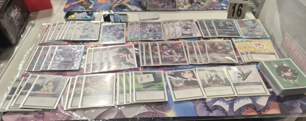 proxytimekeeper's tweet image. Won the first Bloom Cup for Set 2 in the Philippines 🇵🇭 !!! 

R1 - Kanata Mono
R2 - 12 Fan Polka
R3 - Kanata Mono
R4 - Reine lofi

Also won the Starter Deck tournament after it lol

Both Have 16 players

#ホロカ
#hololiveocg
#holoocg