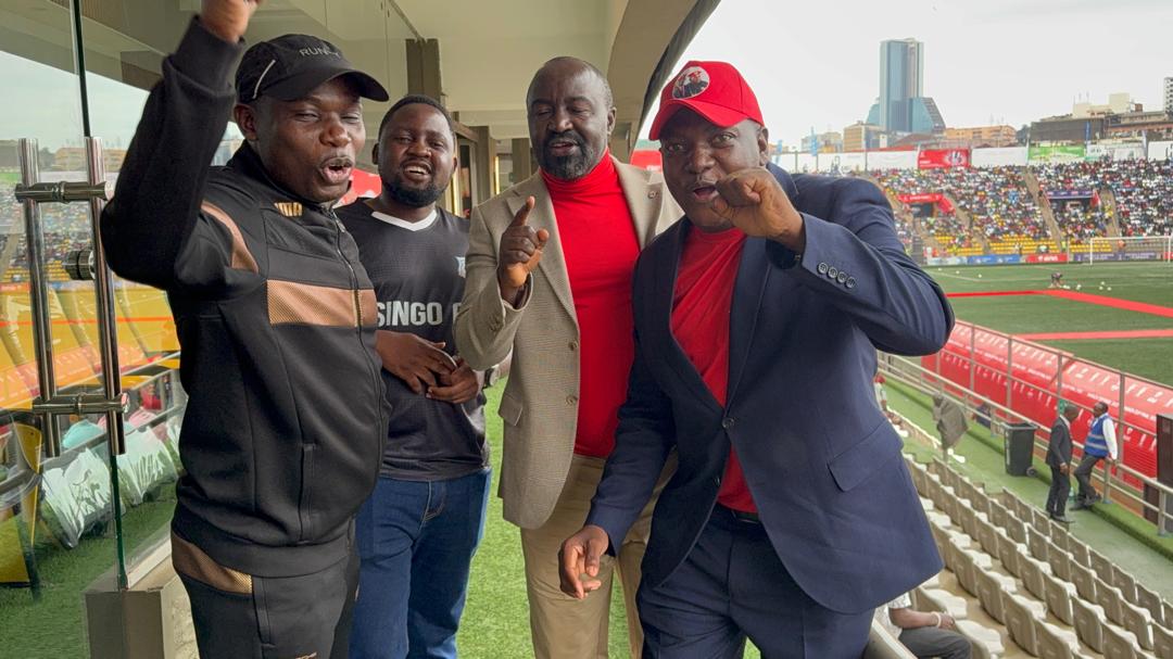 A royal moment at the Masaza Cup 2025 finals at Hamz Stadium, Nakivubo War Memorial Grounds!

His Highness Kabaka Ronald Muwenda Mutebi II was present as Buwekula was crowned champions after beating Ssingo 1-0. Next year is for Busujju.

Wangaala ayi Ssaabasajja 👑 #masazacup2025