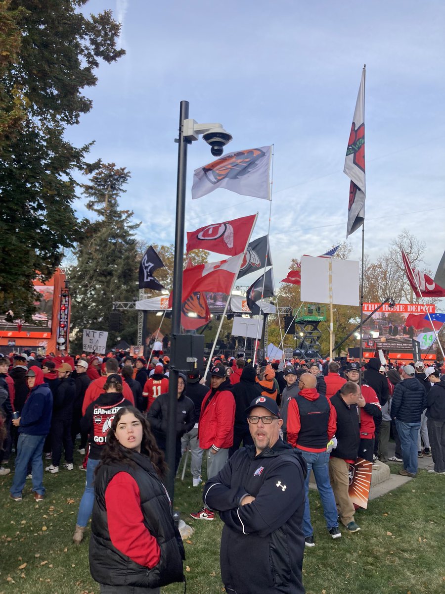 SportsTalkPaul_'s tweet photo. @cf__davey @saltcitysportut @Utah_Football @utahathletics @Utah_Man_Sir @GoBearcatsFB @UtahCFBstats @DiscoverSLC @BarstoolUtes @CollegeGameDay @PatMcAfeeShow Utah I am inside you!  Go Bearcats! https://t.co/C7ly0nWcrY