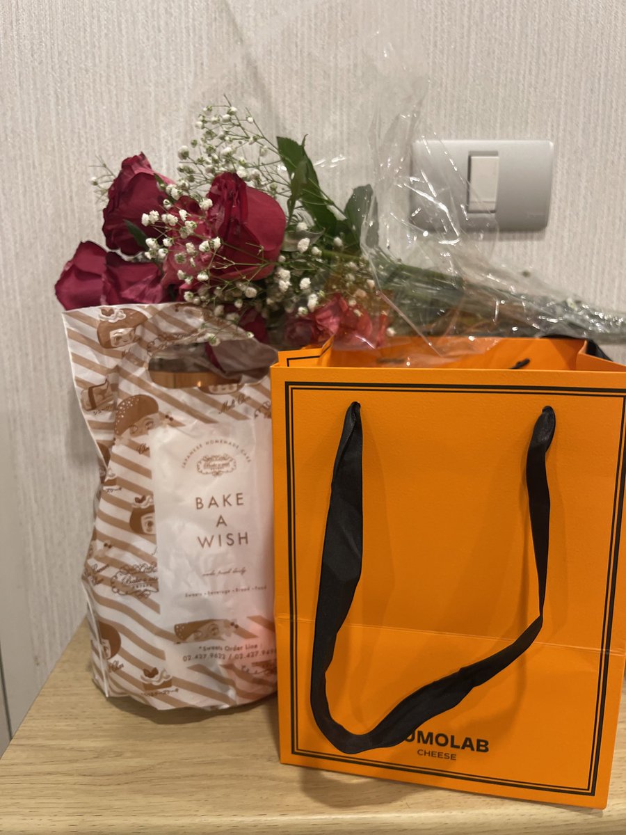 ขอบคุณที่มาหากันวันนี้น้า ขอบคุณมากนะครับสำหรับขนมในวันนี้ อย่างน้อยก็มีพวกเธอคอยซับน้ำตาาาา 😂 4ทุ่มครึ่งเจอกันน้าาาา

#LovermermanEP5