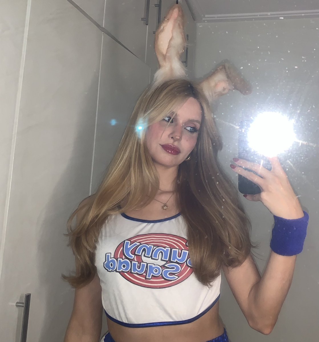 s4mdalia's tweet photo. vai dormir guerreiro
ela ta saindo vestida de coelhinho https://t.co/PkaO9TUdat