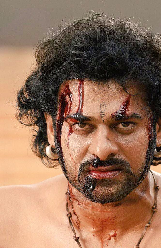Freaking_sinner's tweet photo. బాహుబలి  అనేది ఒక చిరకాల వాంచ  తెలుగు సినిమాకి. 
అది కోరుకున్నది రాజమౌళి తీర్చగలడు,
 కానీ..
 అది తీర్చాలంటే దాన్ని మోసే ఒక రాజు కావాలి కదా. 
ఆయనే మా రాజు గారు ప్రభాస్ రాజు గారు
#BaahubaliTheEpic  @BaahubaliMovie @ssrajamouli 
@mmkeeravaani https://t.co/89FmT2U6ci