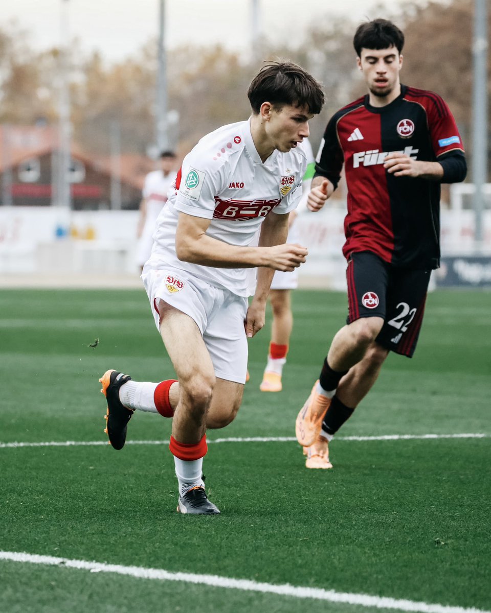 📸 Eindrücke vom Heimspiel unserer #VfBU19 gegen den 1. FC Nürnberg.
In einer intensiven Partie erzielte Matthaios Tsigkas beide Treffer für den VfB, ehe die Gäste kurz vor Schluss noch zum 2:2-Endstand ausgleichen konnten. 

#jungundwild #VfB