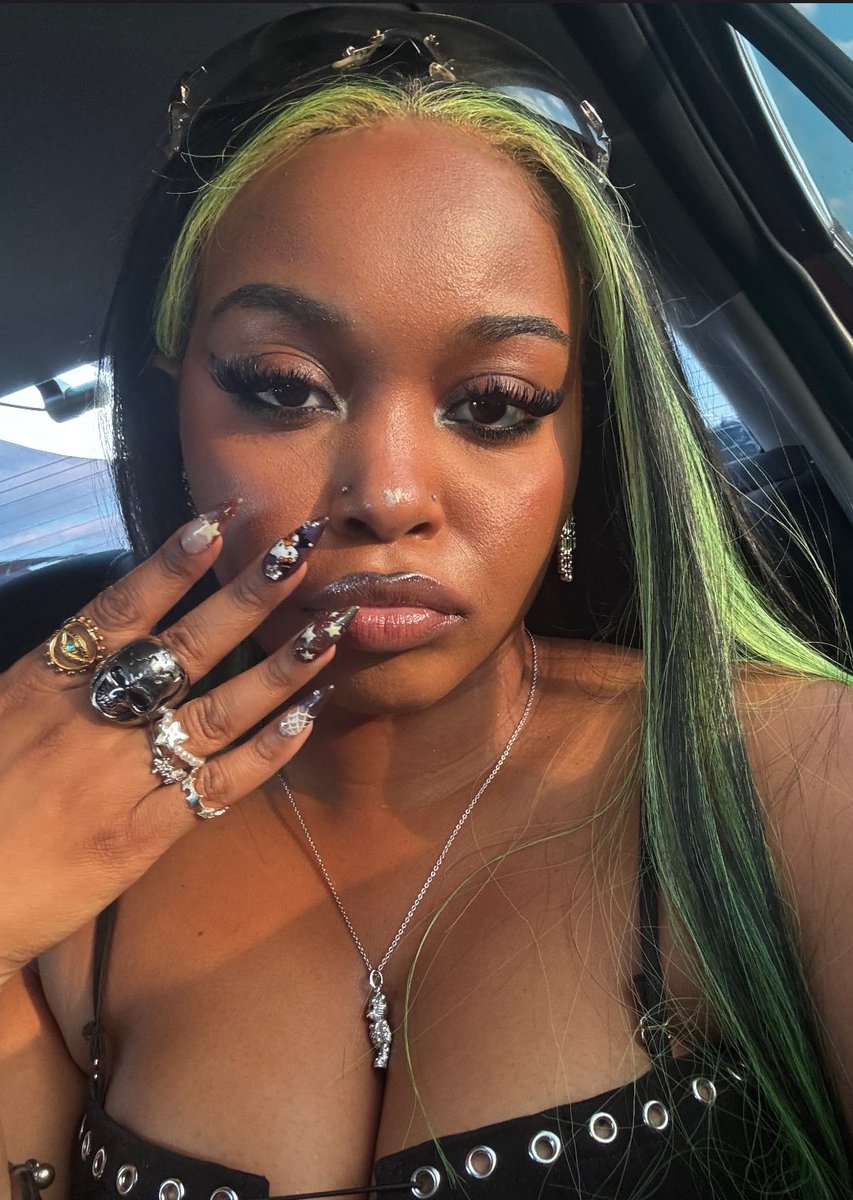 ksfaeries's tweet image. rockstars 🎸💚 

#D1SD #DAY1SD #REWIND #EDDIE #에디
#PRESSTHEREWIND #REWINDSD
@REWINDMEMBERS #데이원셀카데이